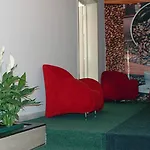 Seven Hotel