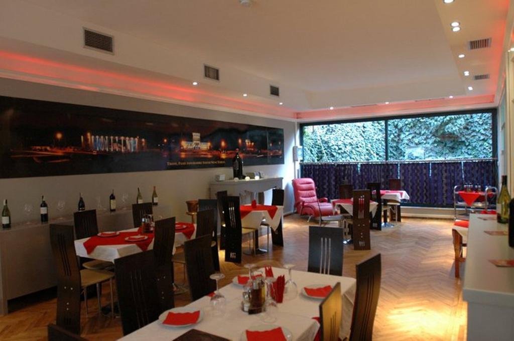Seven Hotel